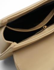 r1110 katty büzgülü hatlara sahip inci saplı deri kadın çanta vizon 4